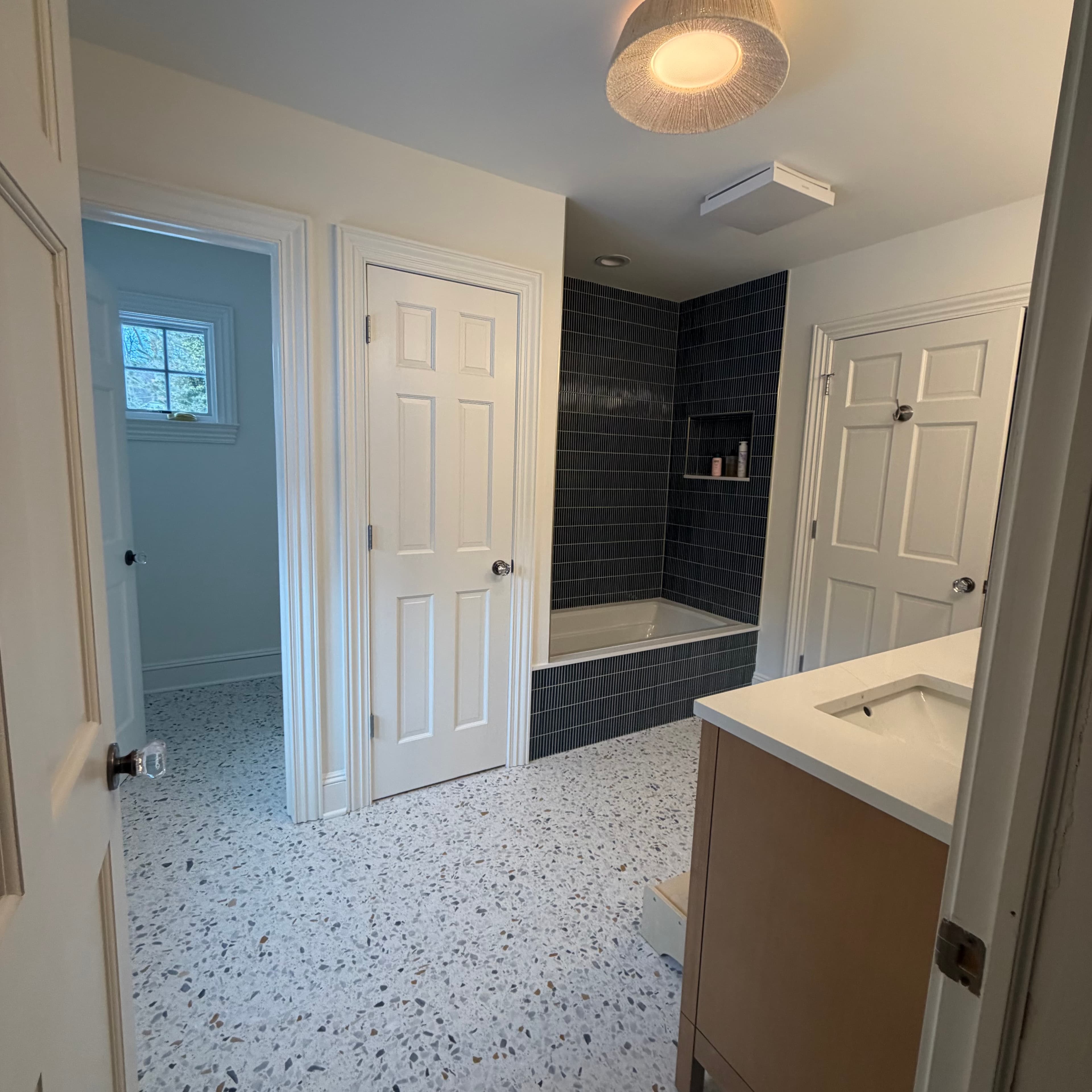 Minimalist Guest Bath - Photo 1